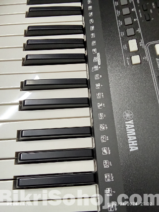 YAMAHA PSR-E373 Portable Keyboard